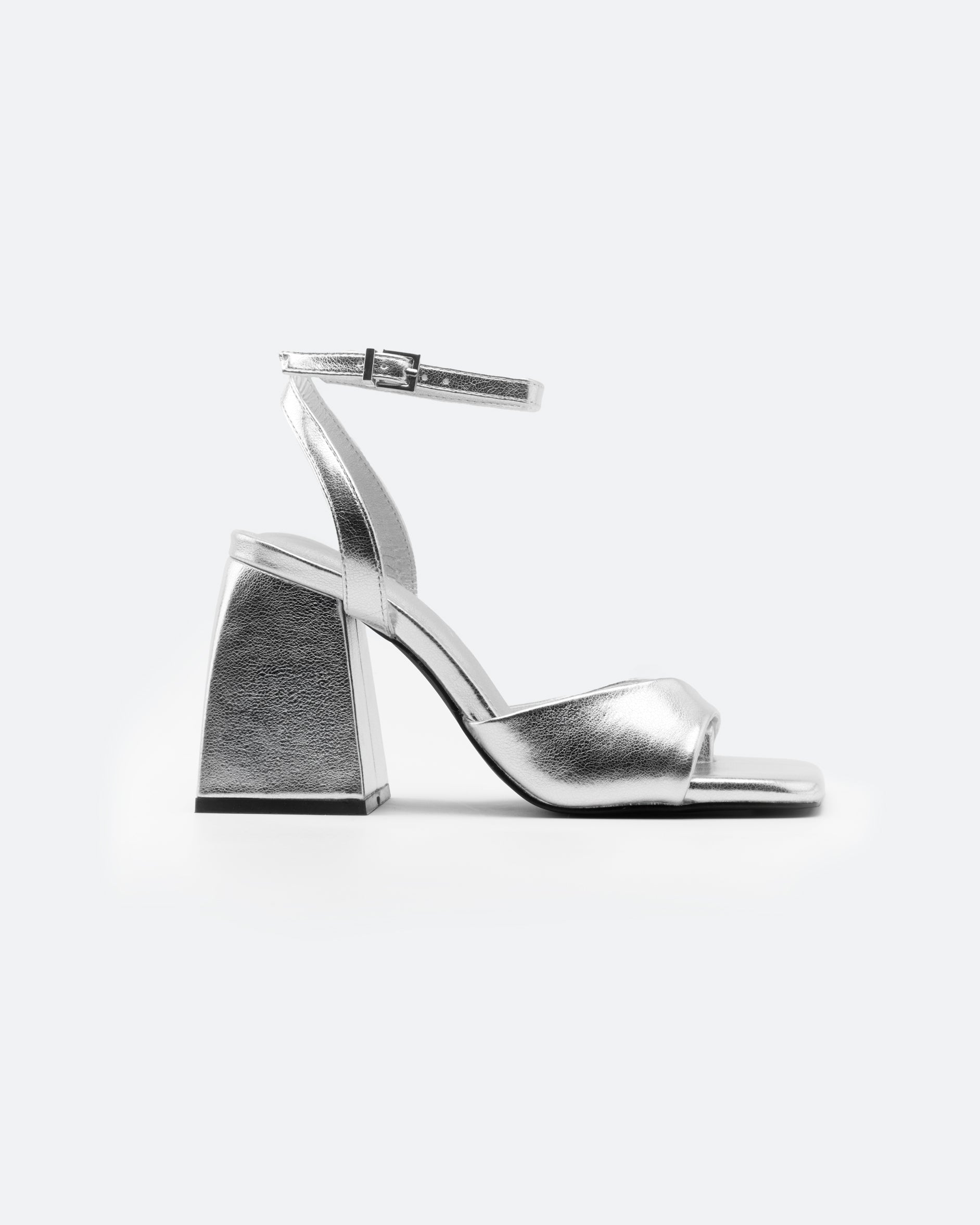 MIM Sandalia de tacón DAIS PLATA