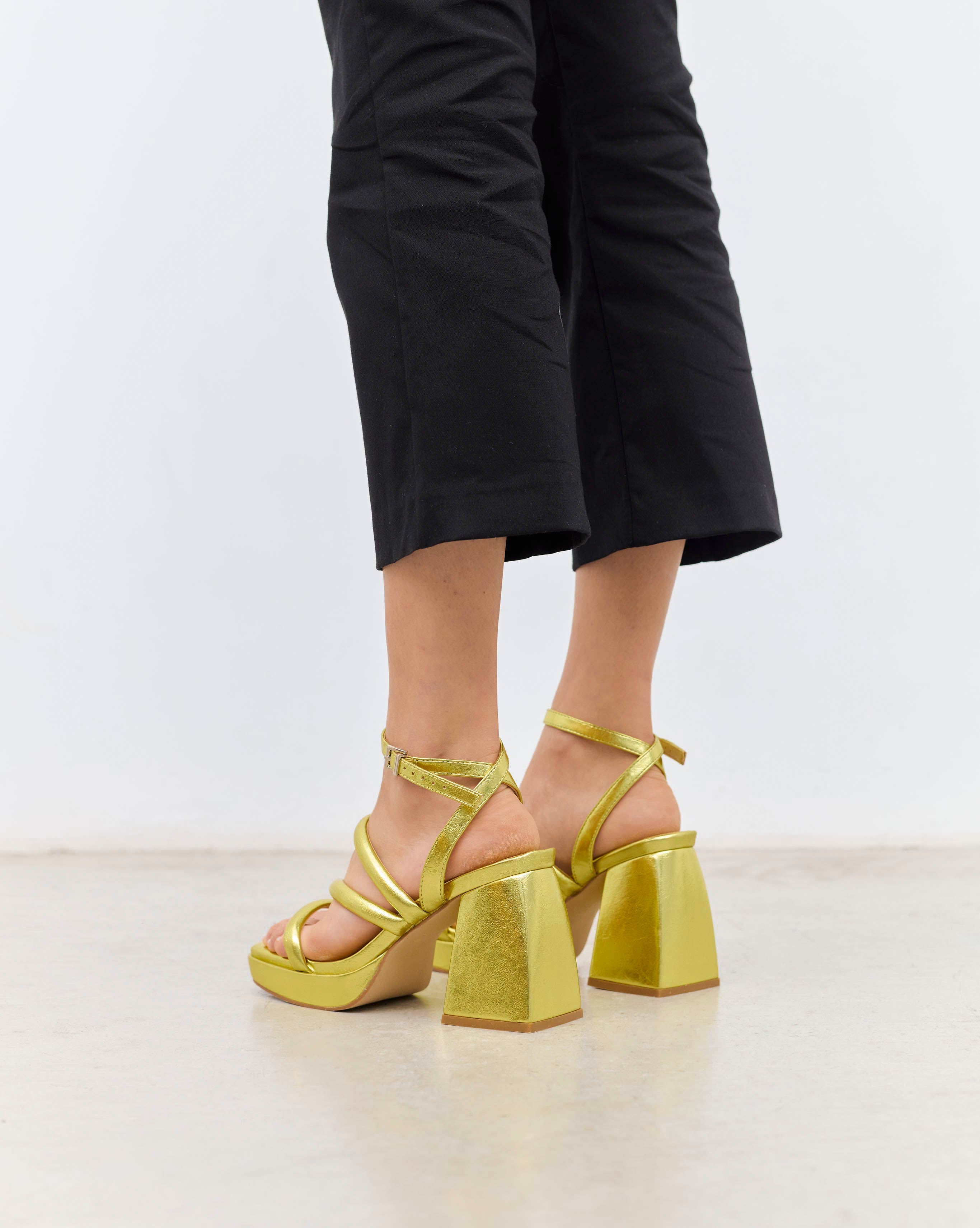 MIM Sandalia de tacón SKY LIMA METALIZADO