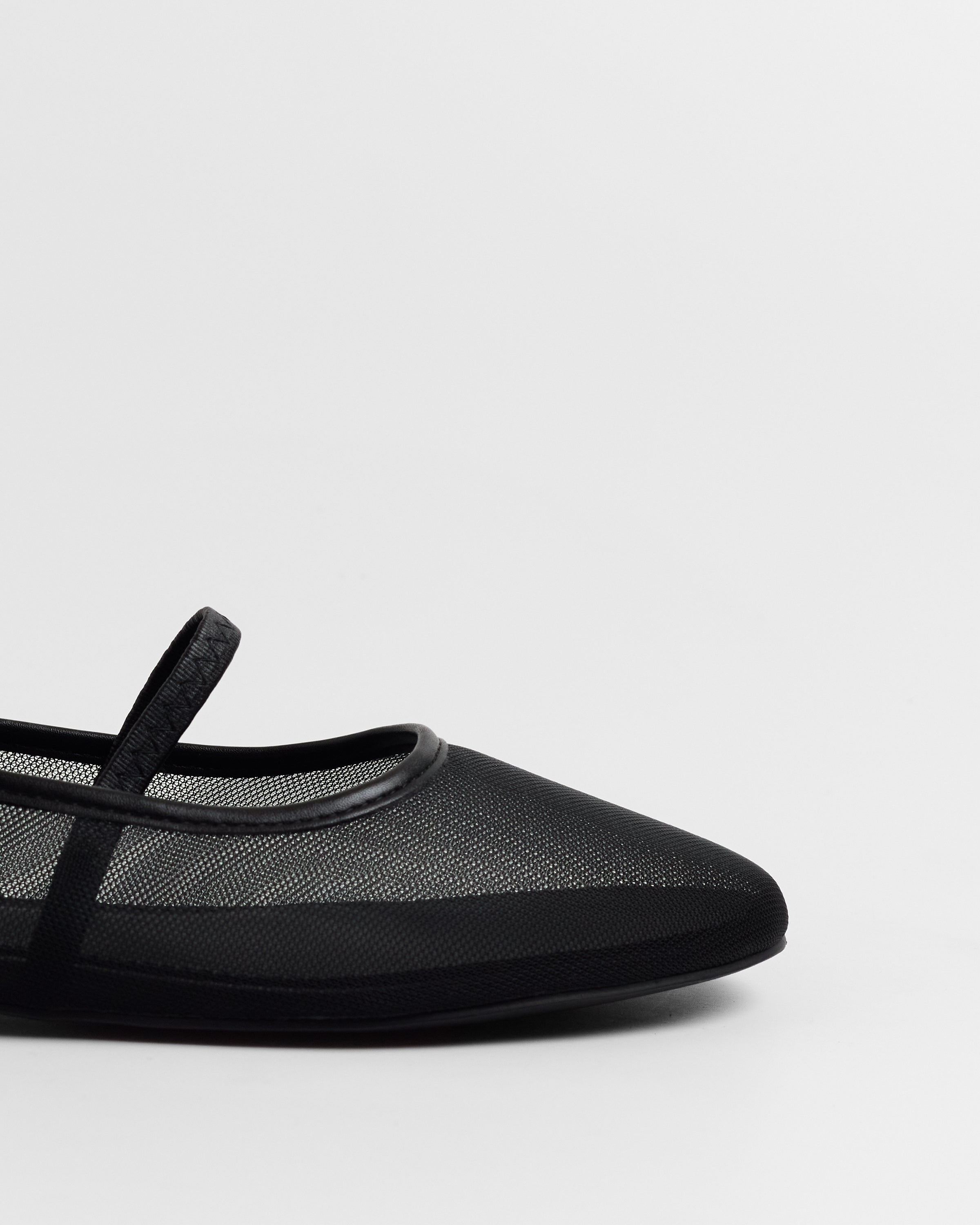 MIM Zapato cerrado Fler Negro