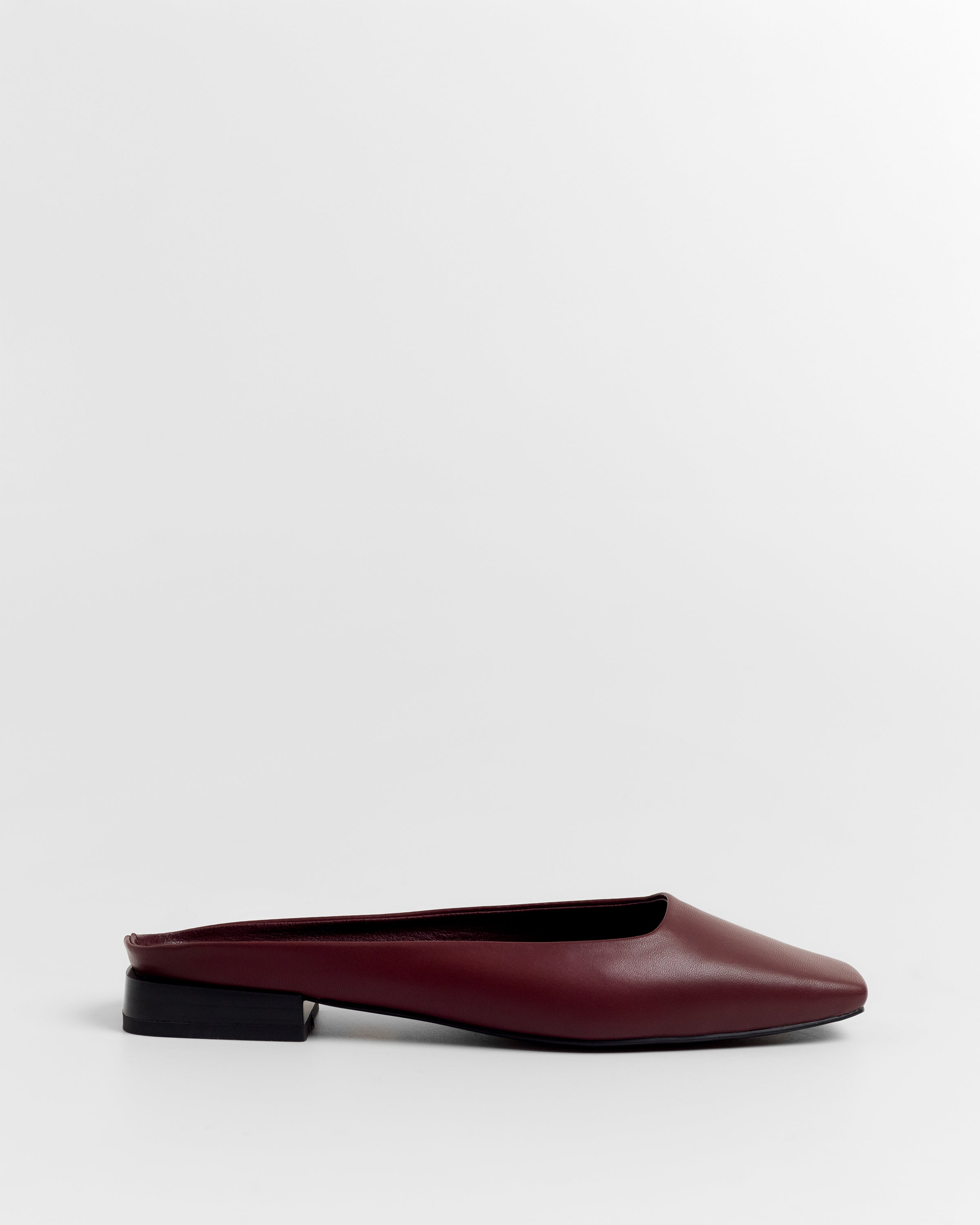 MIM Zapato cerrado Juliette Burdeos
