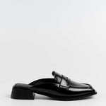 MIM Zapato cerrado Malcon Negro