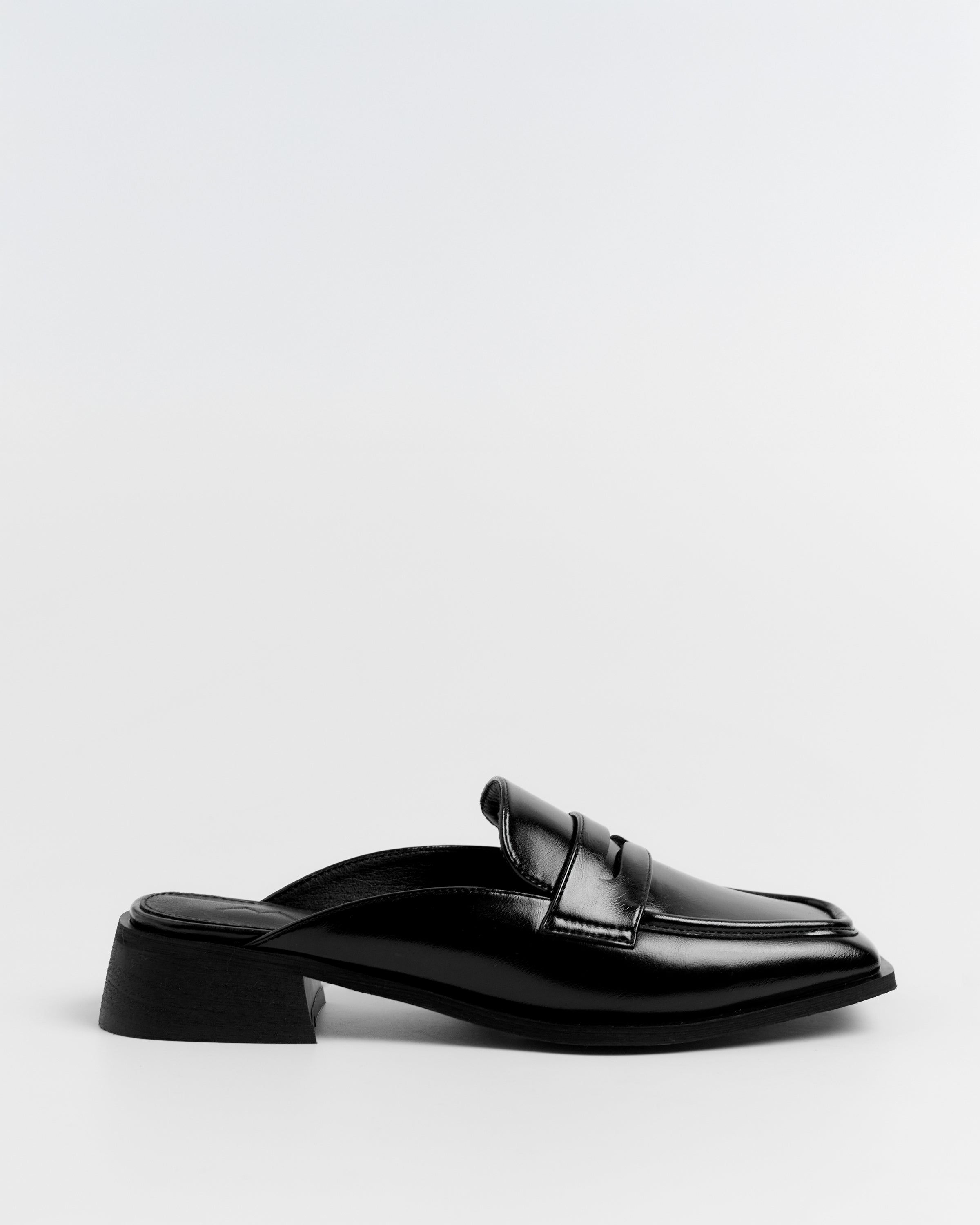 MIM Zapato cerrado Malcon Negro