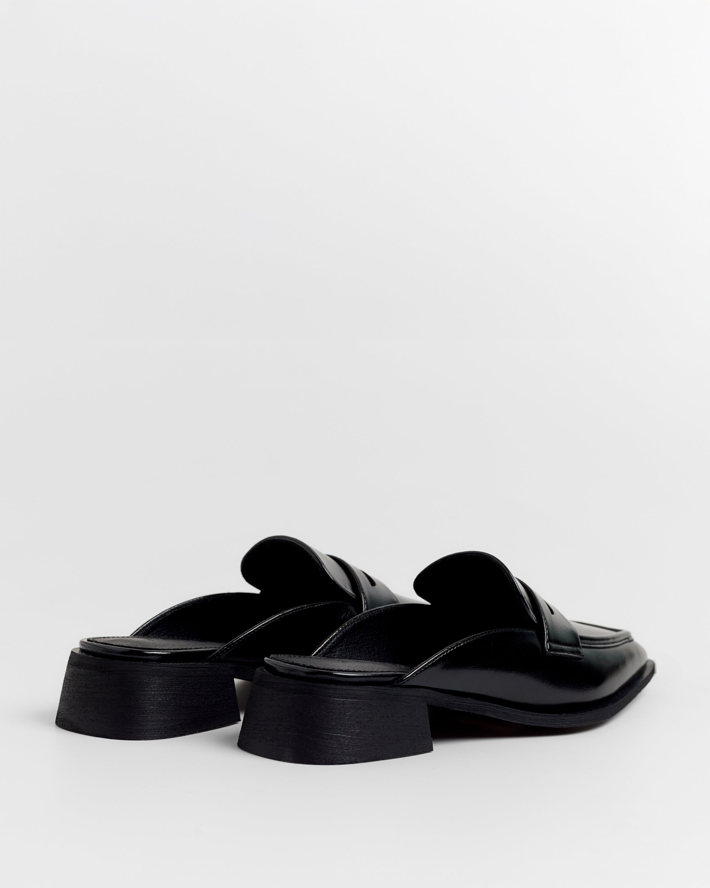 MIM Zapato cerrado Malcon Negro